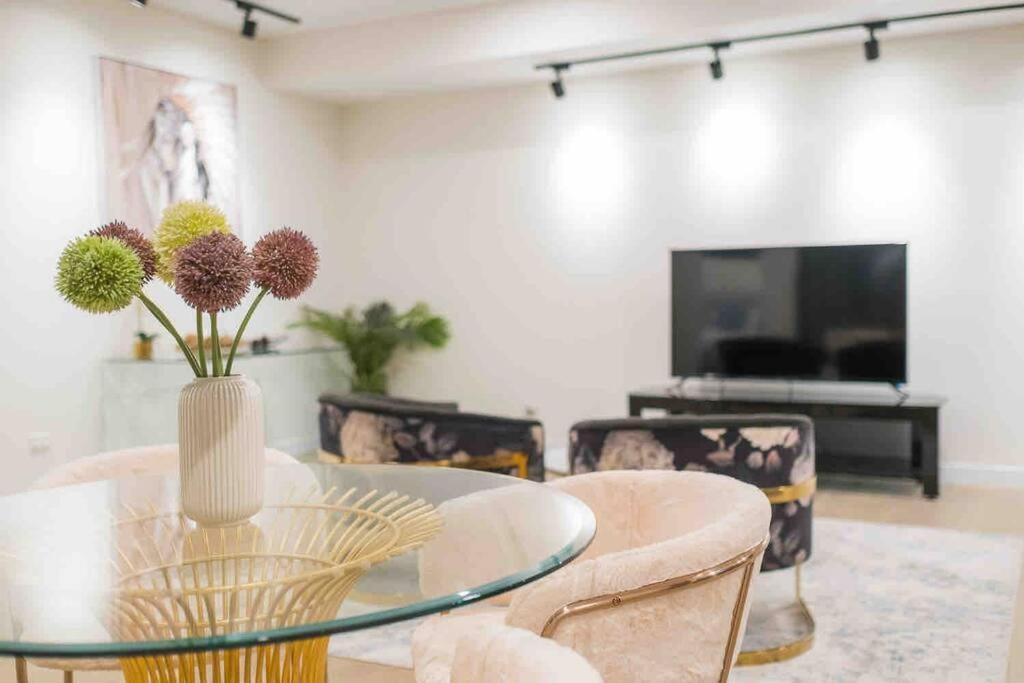Luxury 3 Bedroom Apartment In Ryde Cité de Cité de Sydney Extérieur photo